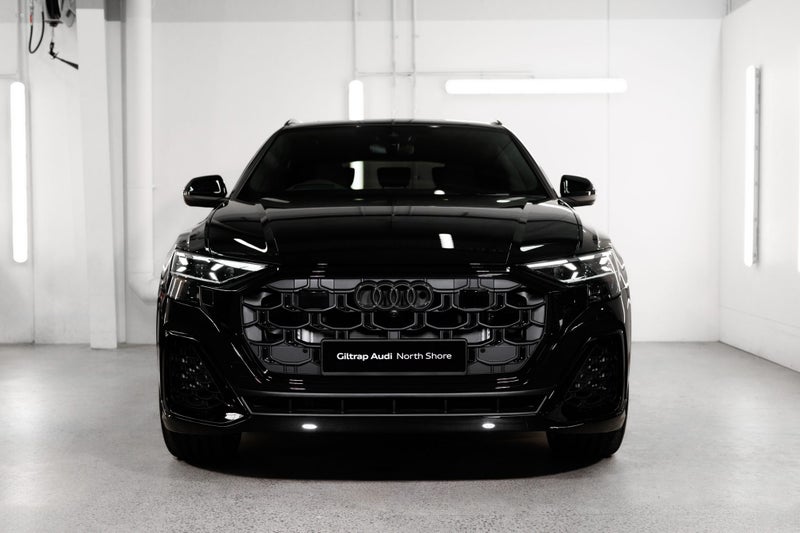 2025 Audi Q8 60 TFSI e image 3