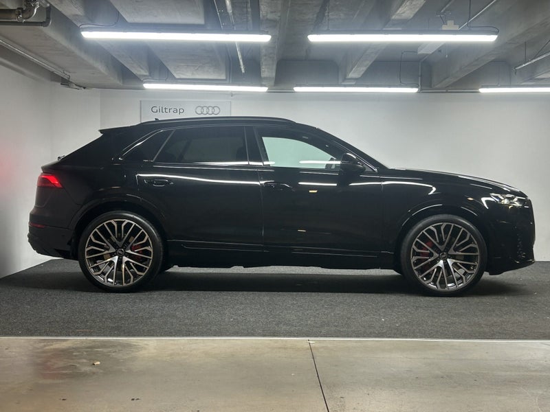 2025 Audi Q8 60 TFSI e image 3