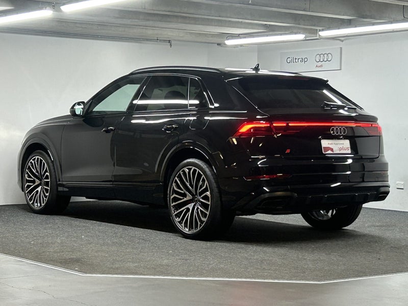2025 Audi Q8 60 TFSI e image 4