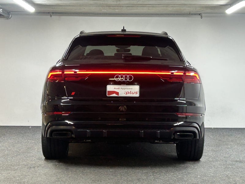 2025 Audi Q8 60 TFSI e image 5