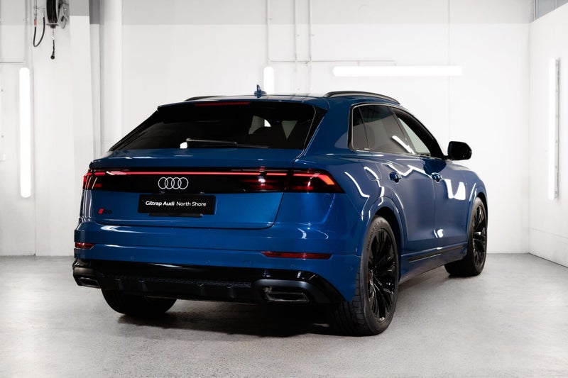 2025 Audi Q8 60 TFSI e image 2