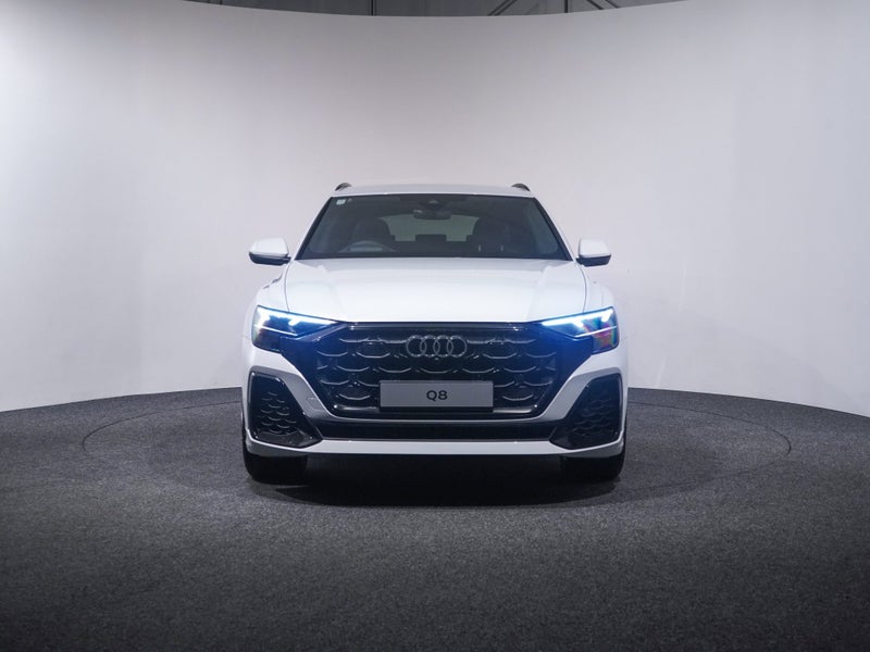 2025 Audi Q8 Dynamic Black Edition TFSI 250kW q... image 2