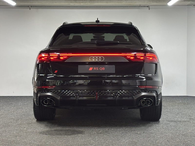 2025 Audi RS Q8 Performance image 5