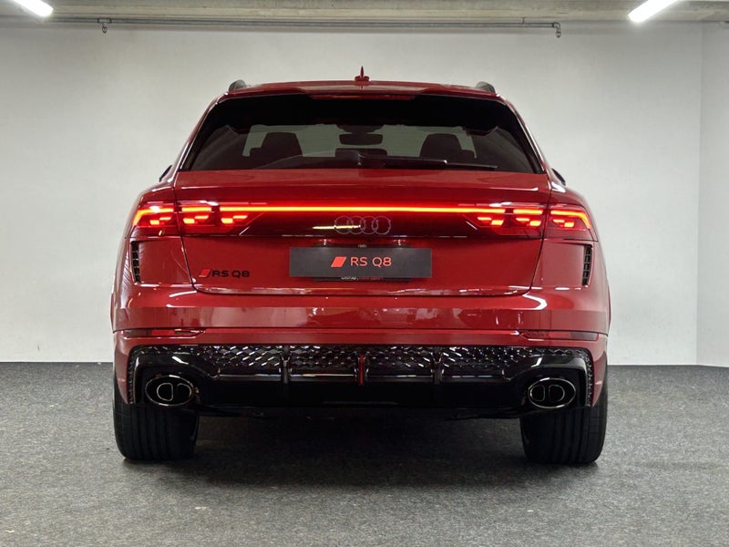 2025 Audi RS Q8 performance image 5