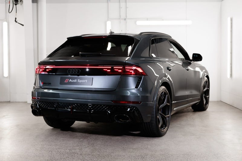 2025 Audi RS Q8 SUV image 2