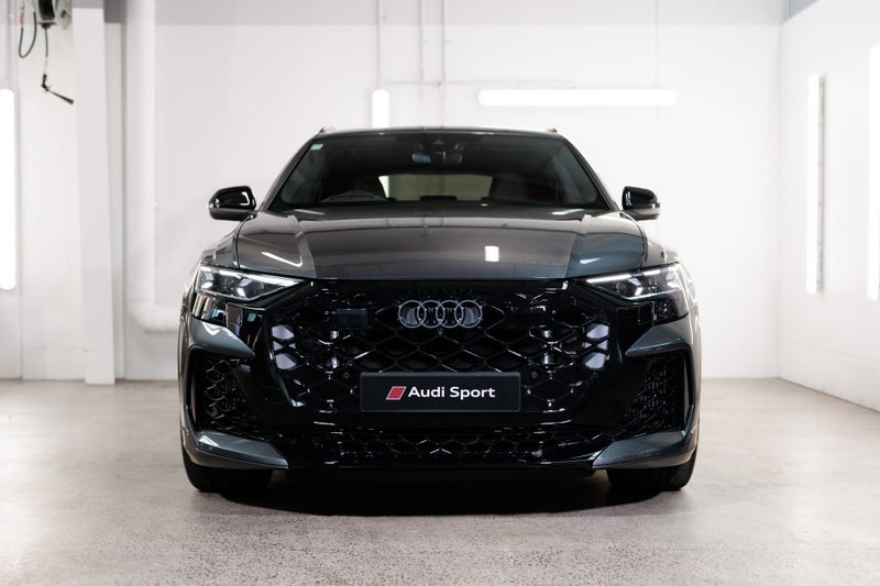 2025 Audi RS Q8 SUV image 3