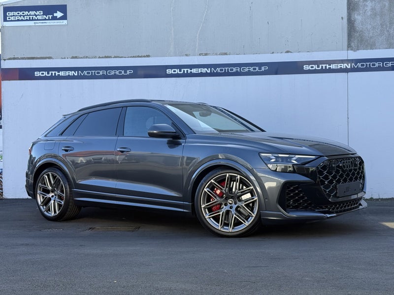 2025 Audi RS Q8 SUV image 2