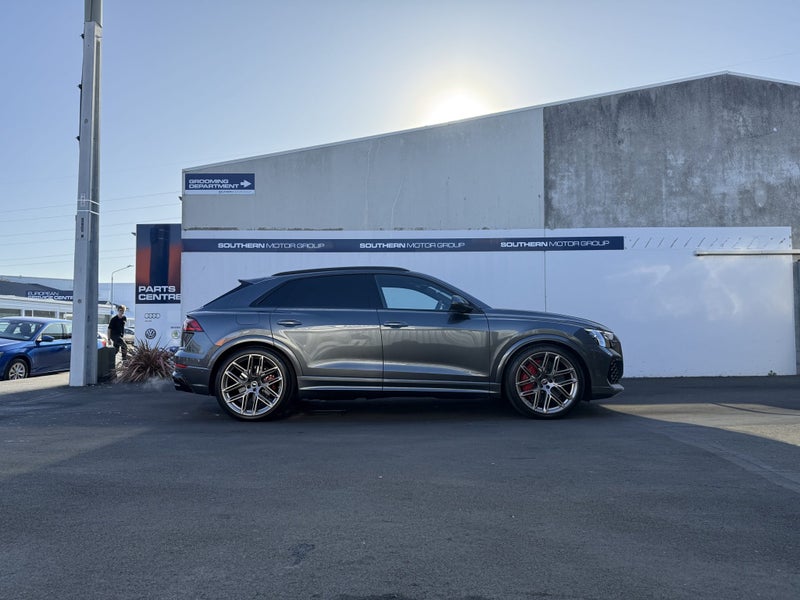 2025 Audi RS Q8 SUV image 4