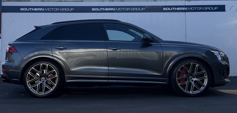 2025 Audi RS Q8 SUV image 5