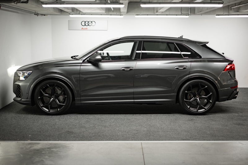 2025 Audi RS Q8 SUV image 3