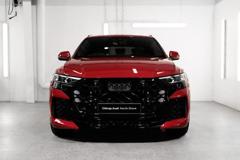 2025 Audi RS Q8 SUV image 3