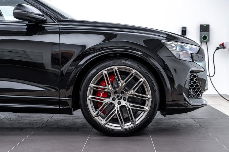 2025 Audi RS Q8 SUV image 3