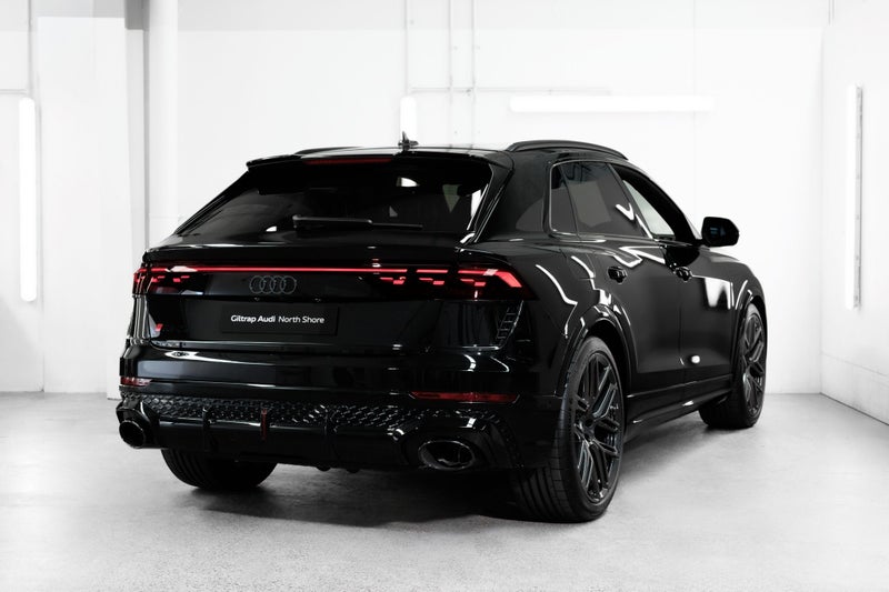 2025 Audi RS Q8 SUV image 2