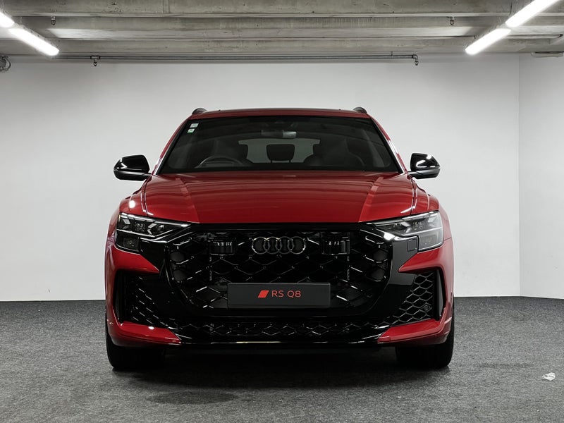 2025 Audi RS Q8 SUV image 2