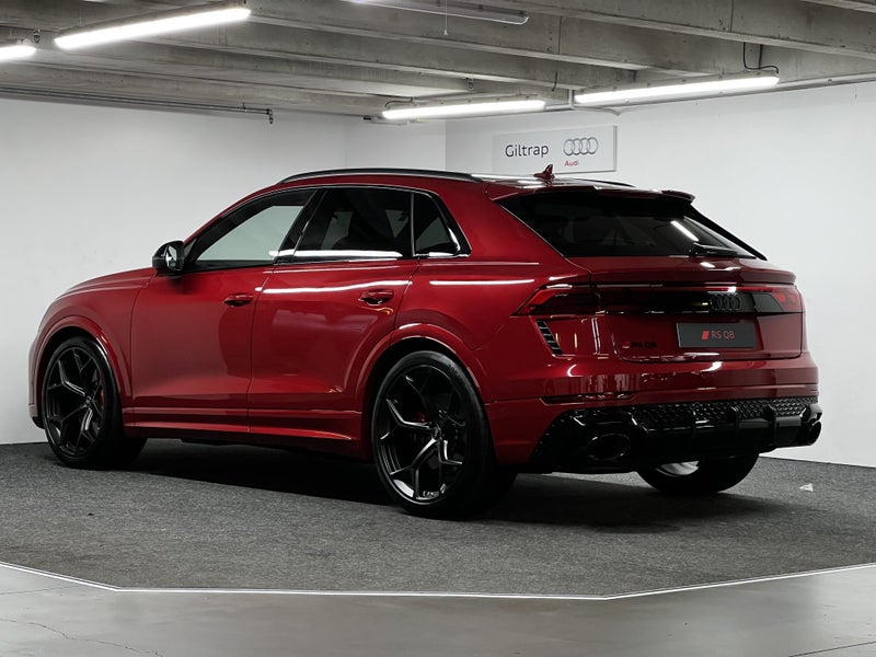 2025 Audi RS Q8 SUV image 3