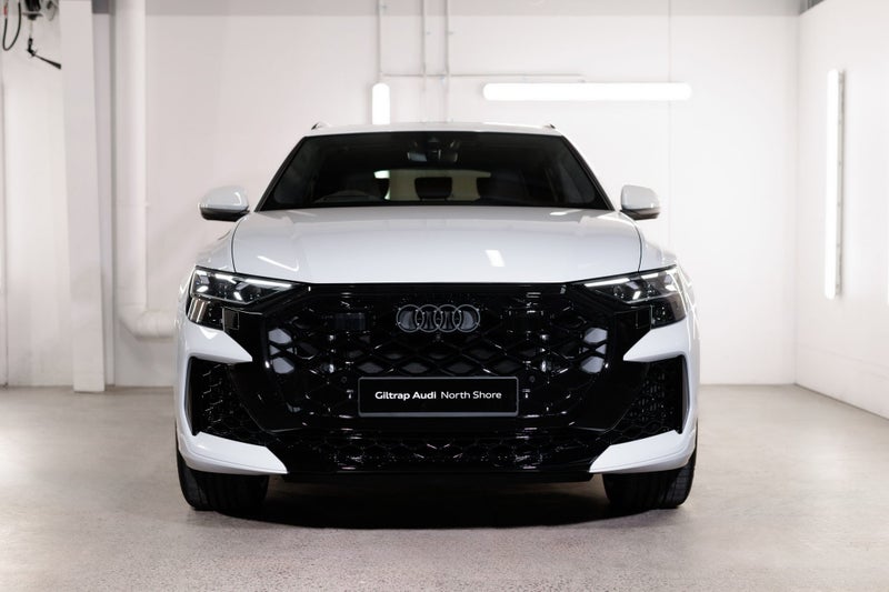 2025 Audi RS Q8 SUV image 3