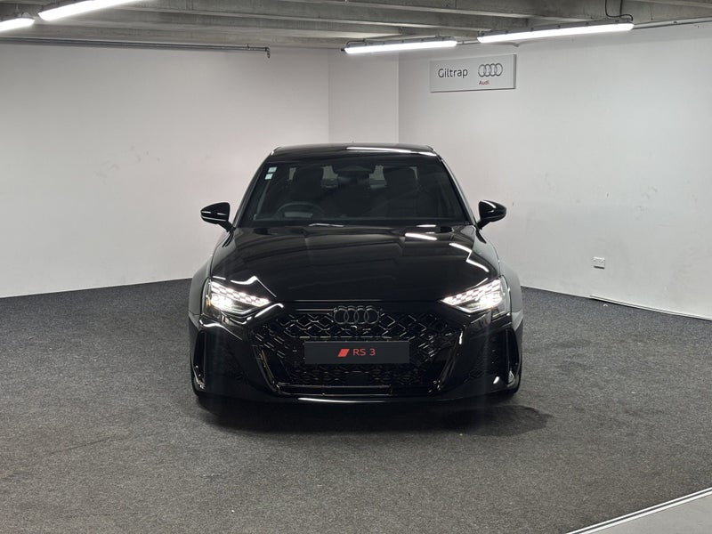 2025 Audi RS3 Sedan TFSI 294 kW image 2