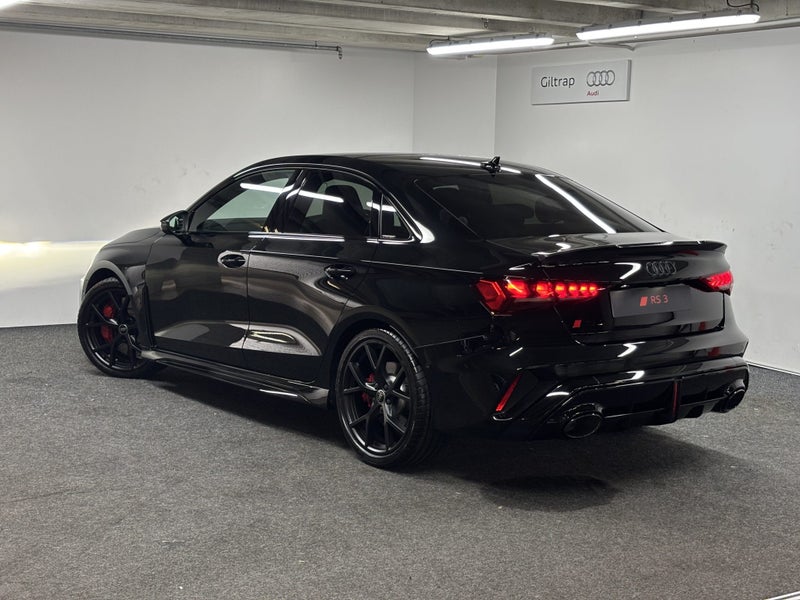 2025 Audi RS3 Sedan TFSI 294 kW image 4