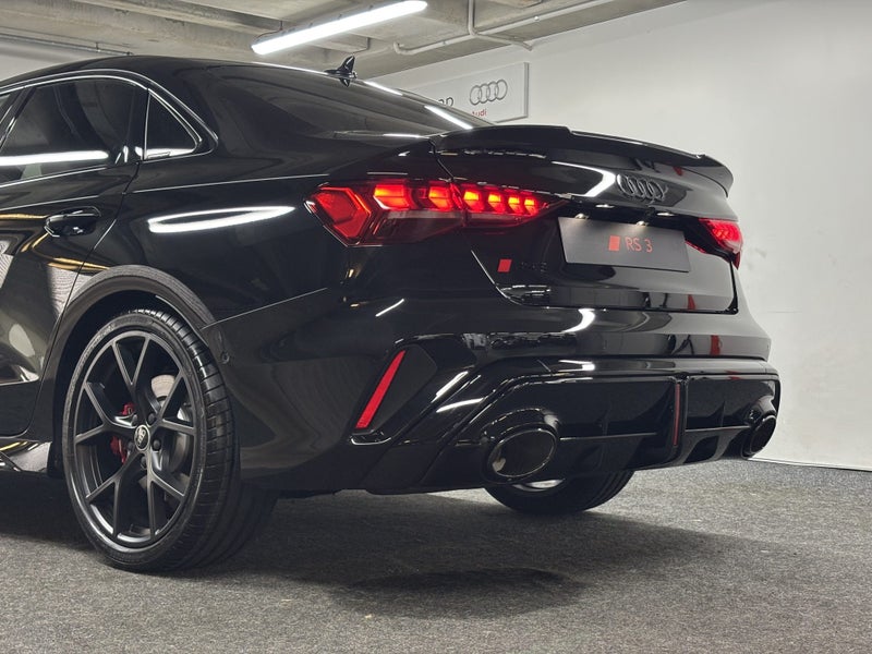 2025 Audi RS3 Sedan TFSI 294 kW image 5
