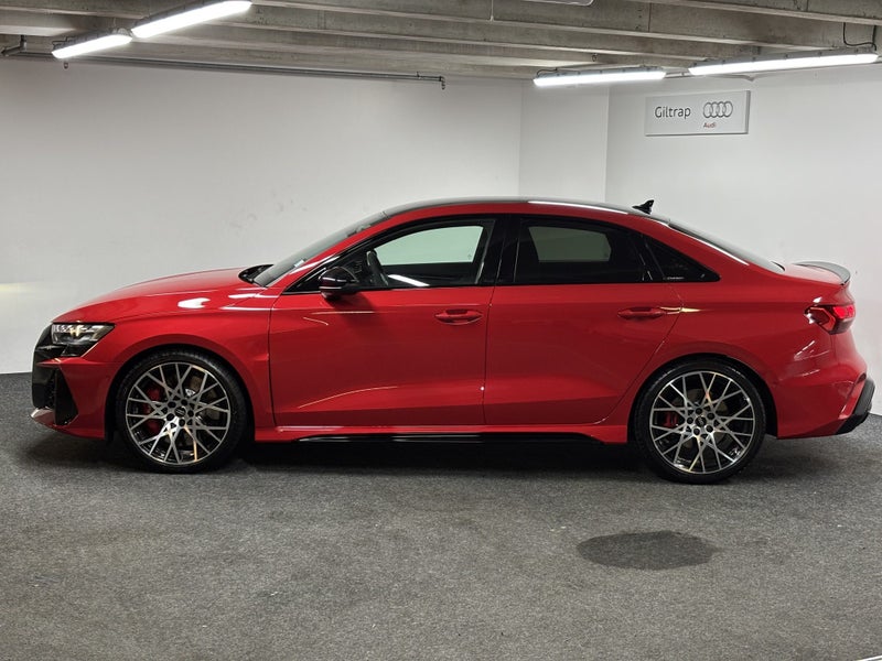 2025 Audi RS3 Sedan TFSI 294 kW image 3