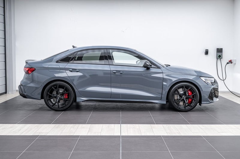 2025 Audi RS3 SEDAN TFSI 294 KW image 2