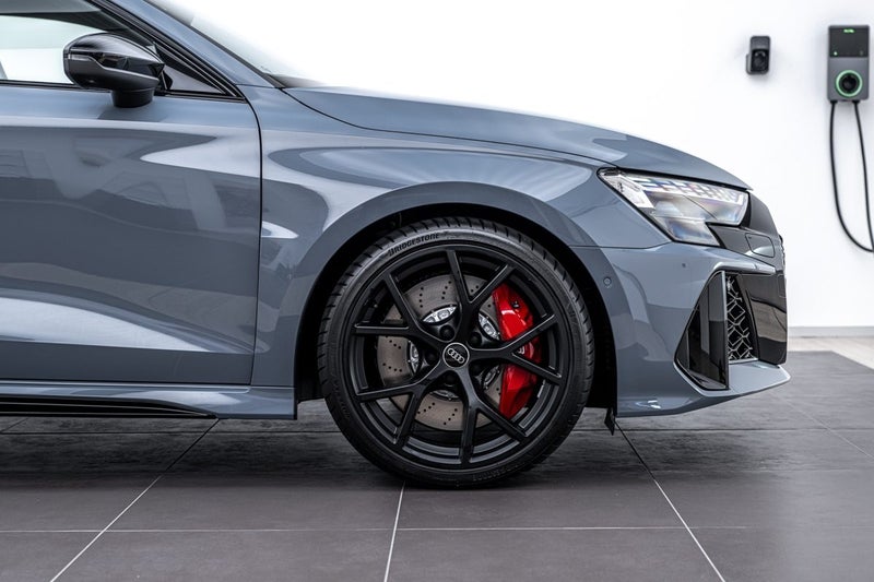 2025 Audi RS3 SEDAN TFSI 294 KW image 3