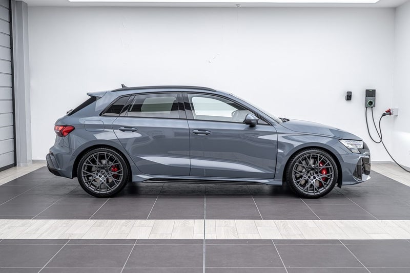 2025 Audi RS3 SPORTBACK TFSI image 2