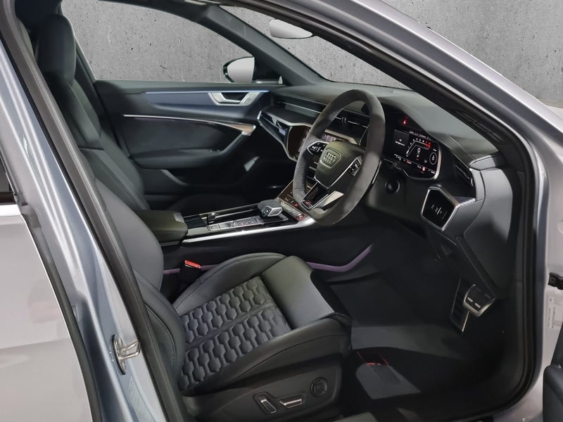 2025 Audi RS6 Avant Performance image 2