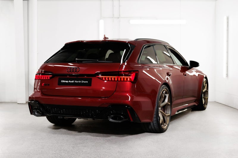 2025 Audi RS6 Avant Performance image 2