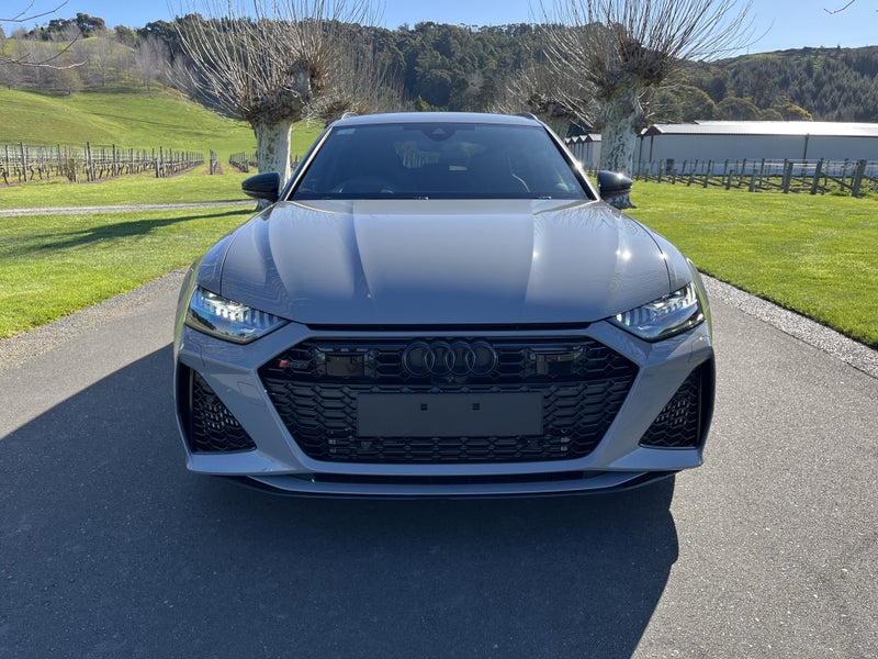2025 Audi RS6 Avant Performance image 2