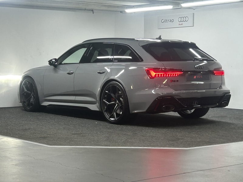 2025 Audi RS6 Avant Performance image 4