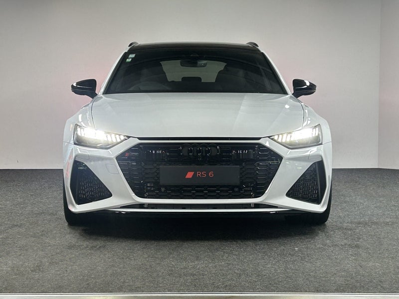 2025 Audi RS6 Avant Performance image 2
