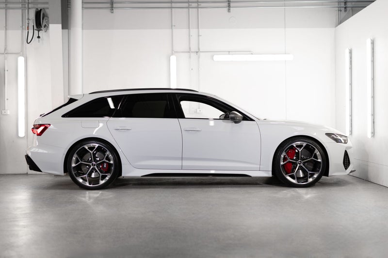 2025 Audi RS6 Avant Performance image 4