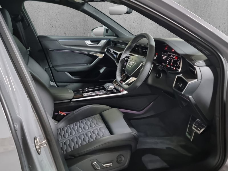 2025 Audi RS6 Avant Performance image 2