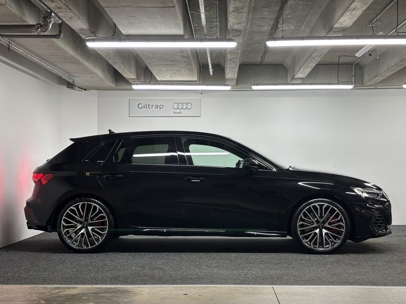 2025 Audi S3 Sportback TFSI 245kw image 3