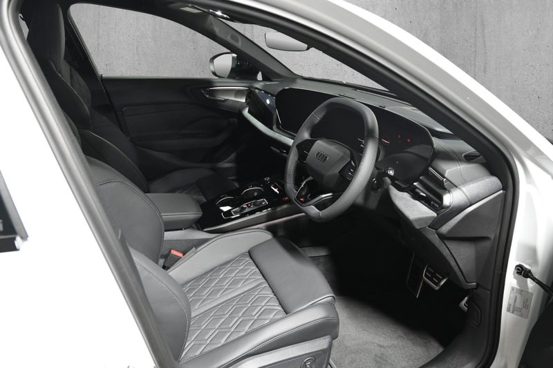 2025 Audi S5 3.0 TFSI quattro Avant image 2