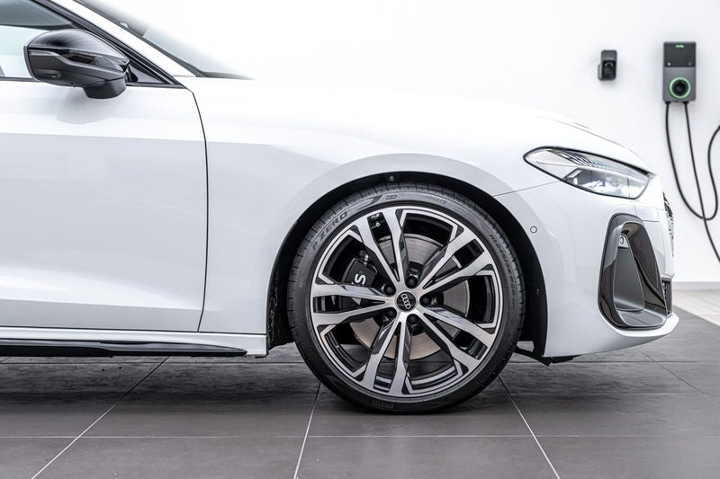 2025 Audi S5 Avant TFSI image 3