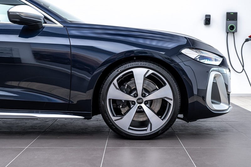 2025 Audi S5 AVANT TFSI image 3