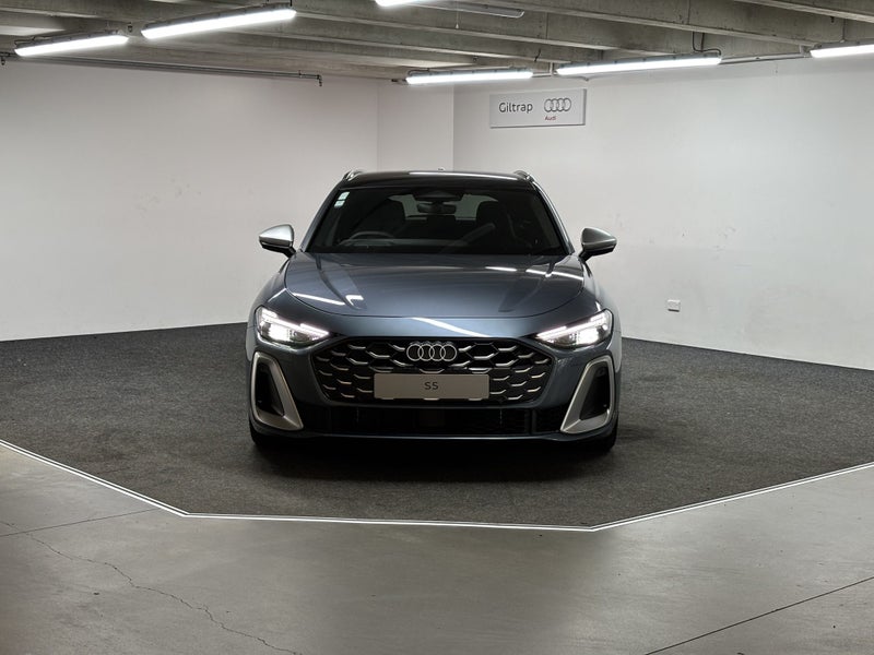 2025 Audi S5 Avant TFSI image 2