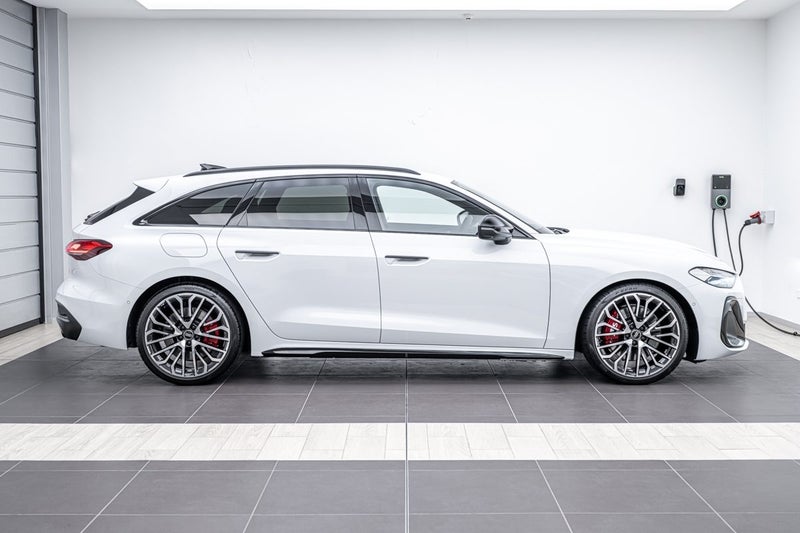 2025 Audi S5 Avant TFSI image 2
