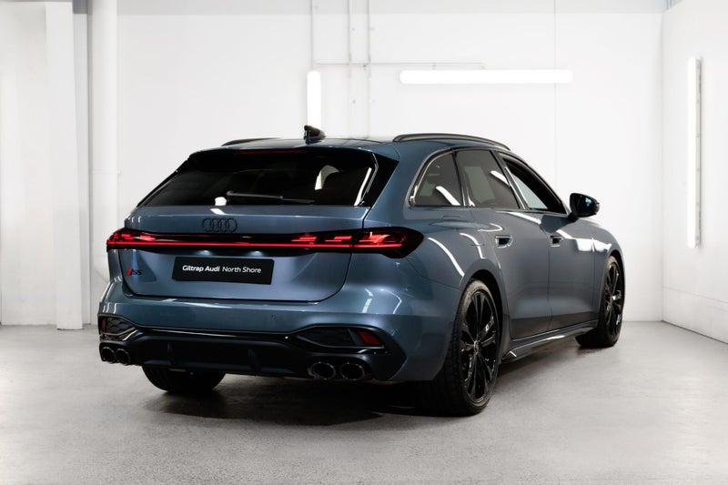 2025 Audi S5 Avant TFSI image 2