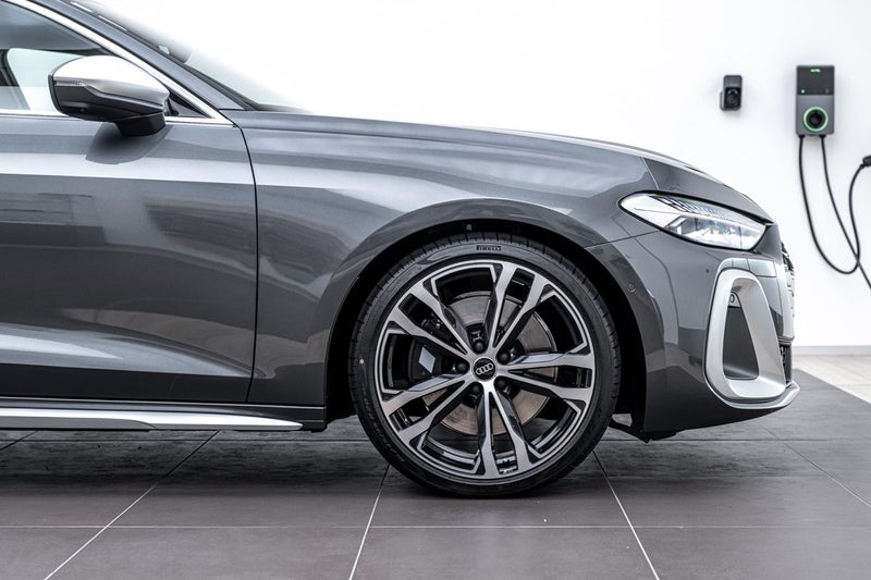 2025 Audi S5 AVANT TFSI image 3