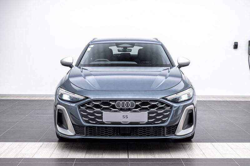2025 Audi S5 AVANT TFSI image 5