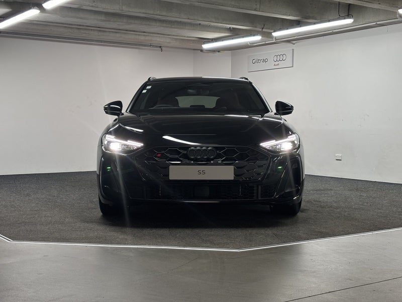 2025 Audi S5 Avant TFSI image 2