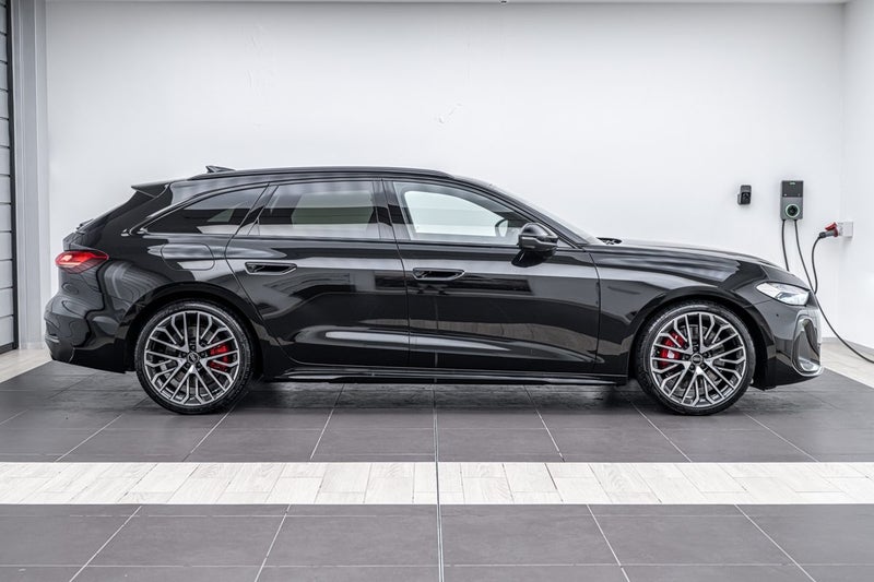 2025 Audi S5 AVANT TFSI image 2