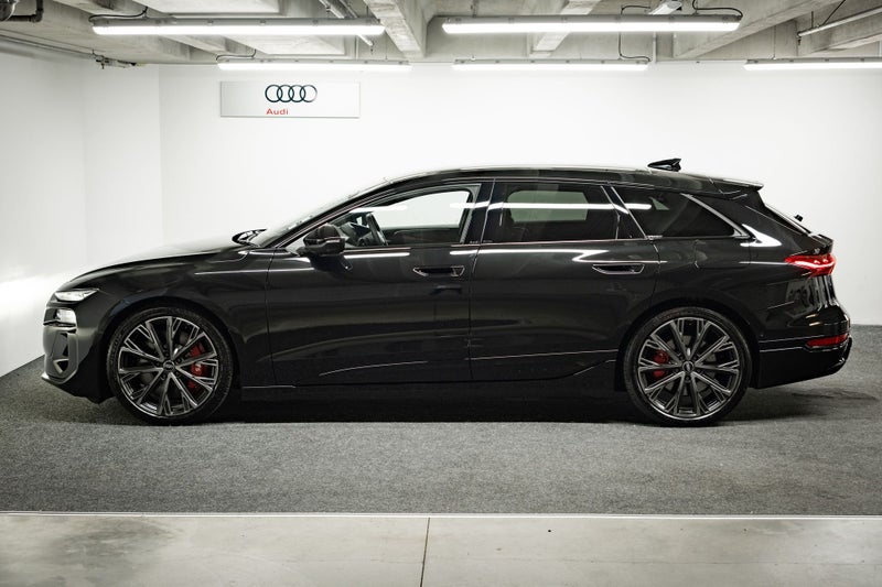 2025 Audi S6 Avant e-tron image 3