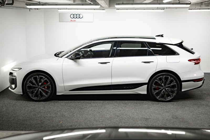 2025 Audi S6 Avant e-tron image 2