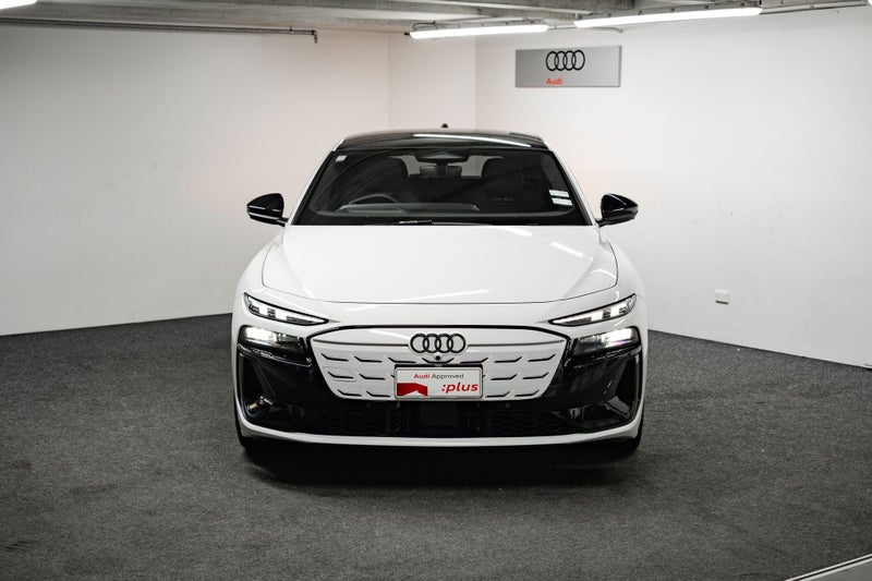 2025 Audi S6 Avant e-tron image 4