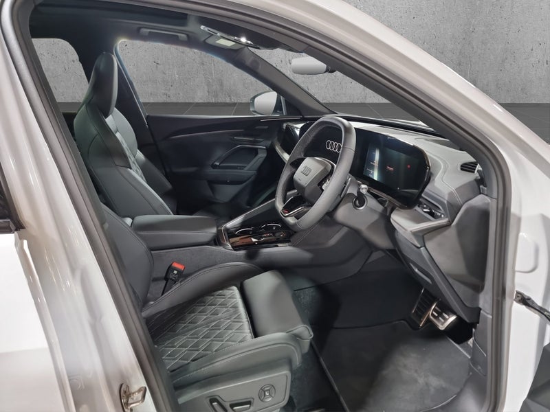 2025 Audi SQ5 3.0 TFSI PHEV 270kw quattro image 2