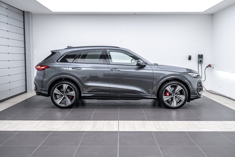 2025 Audi SQ5 SUV TFSI image 2